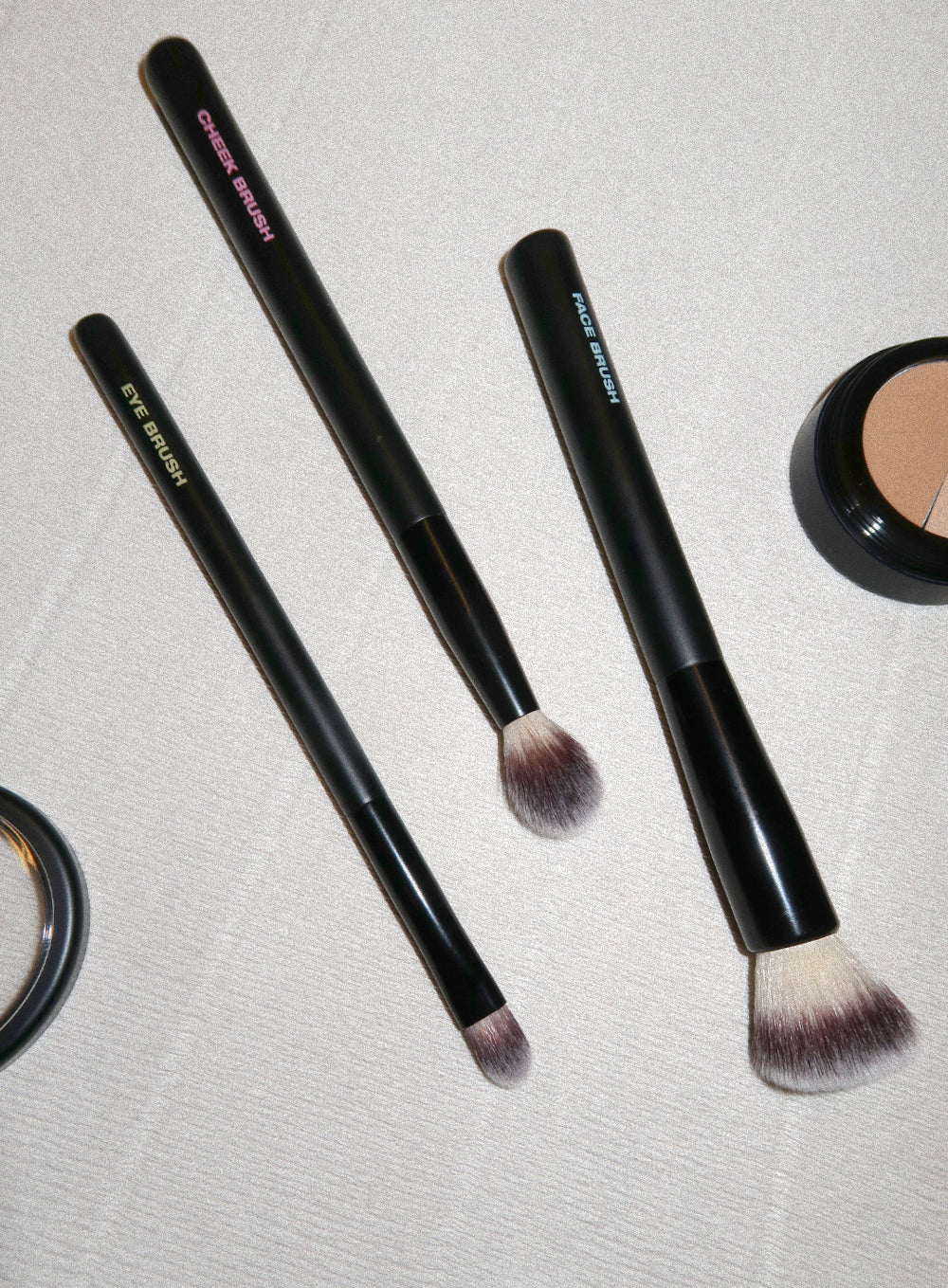 KENNY SKIN Cheek Brush